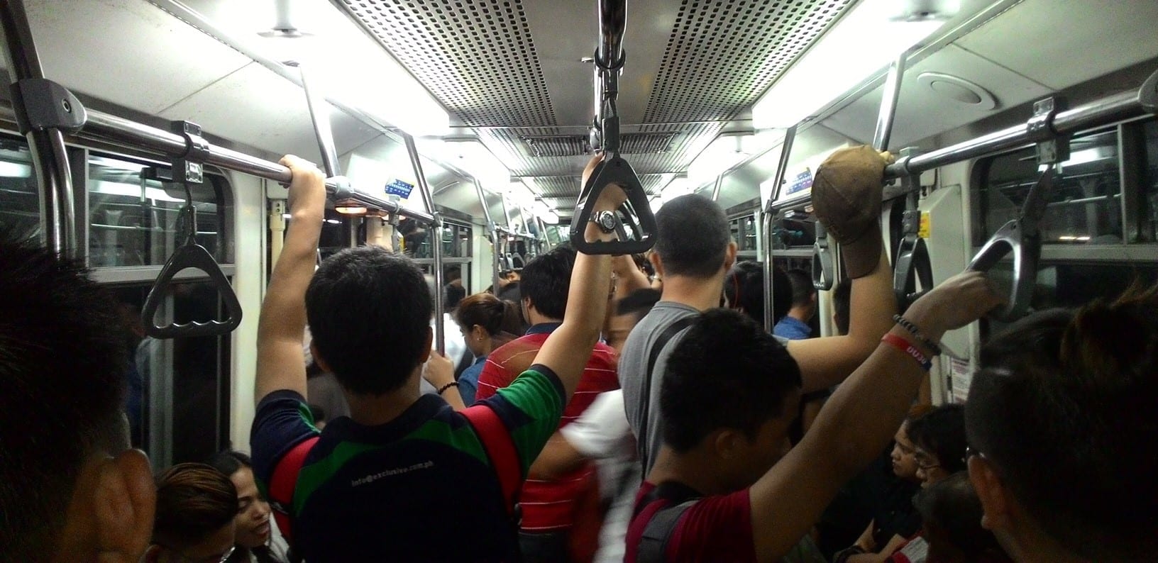 mrt-inside-photo-commuters